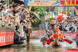 今天客战灰熊！开拓者中锋艾顿因右手扭伤本场缺阵